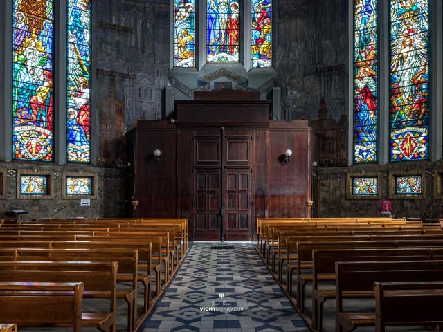 Interior de la iglesia de Nuestra Señora de los Enfermos de Saint-Blaise